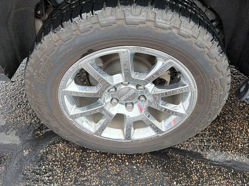 Used 2020 GMC Yukon Denali image 9