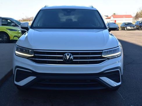 Used 2023 Volkswagen Tiguan SE image 11