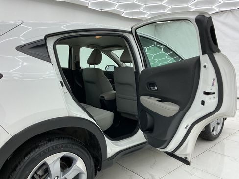 Used 2020 Honda HR-V LX image 23