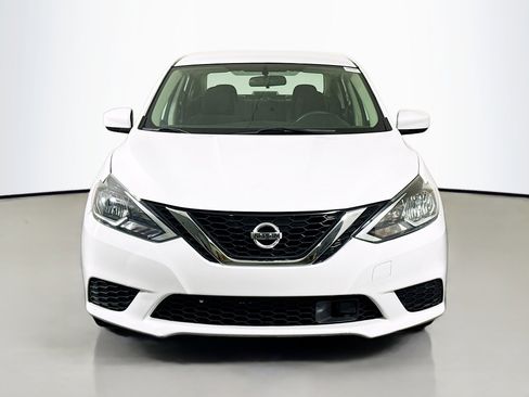 Used 2019 Nissan Sentra S image 2