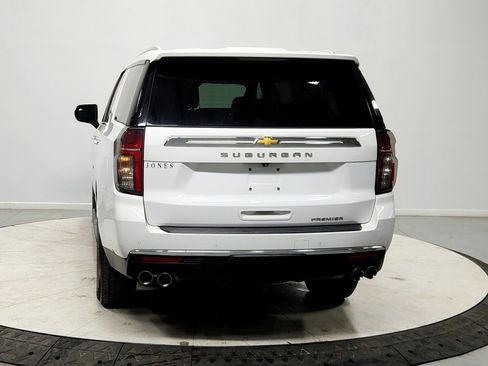 Used 2023 Chevrolet Suburban Premier image 6