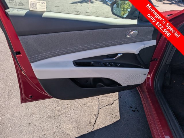 Certified 2025 Hyundai Elantra Limited FWD image 10