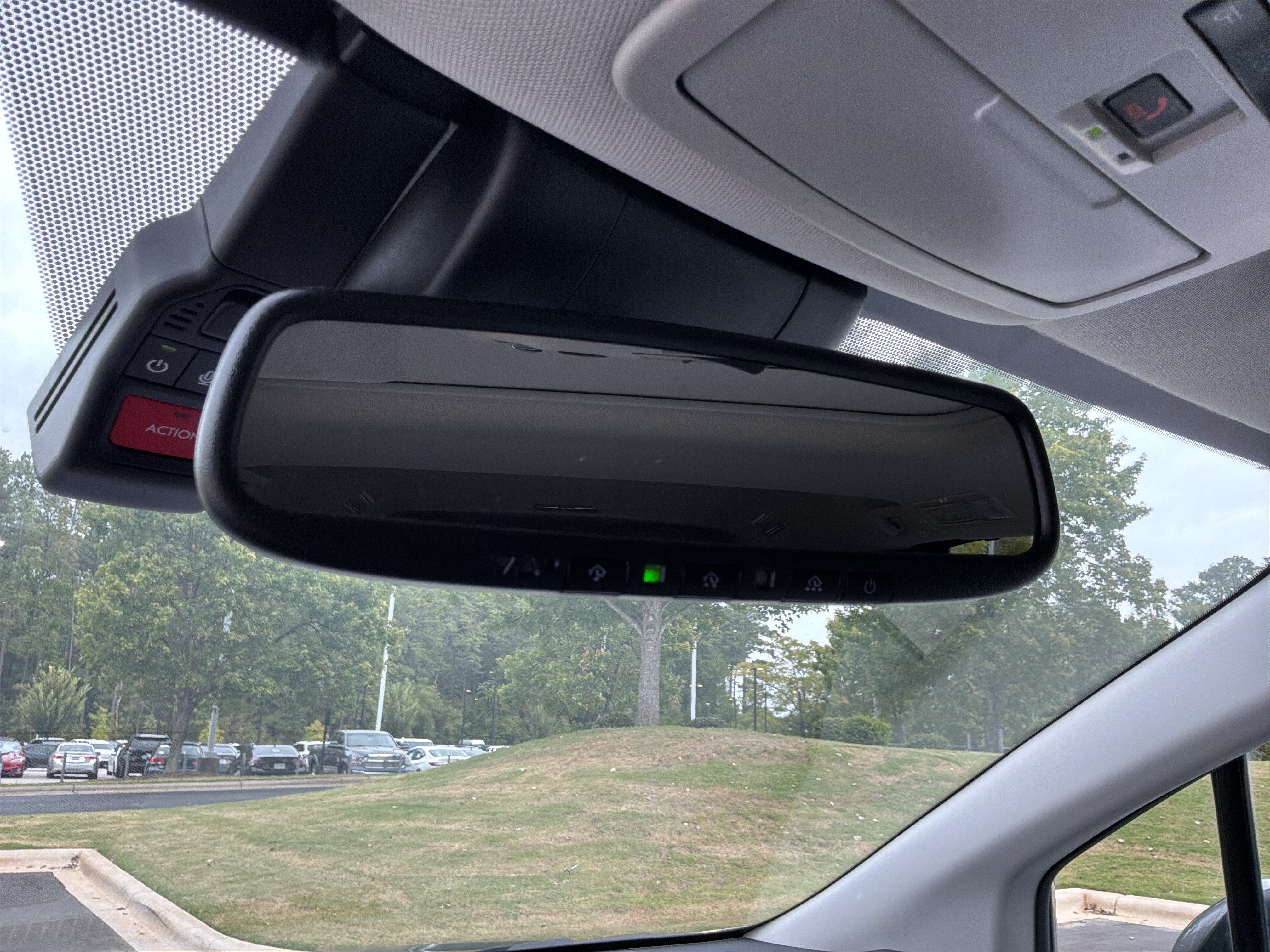 Used 2026 Toyota Sienna XLE FWD image 27