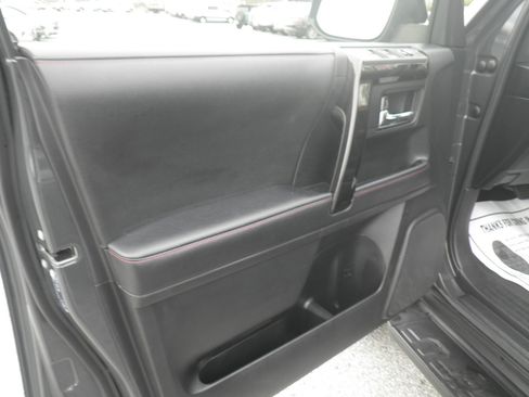 Used 2024 Toyota 4Runner TRD Off-Road Premium image 15