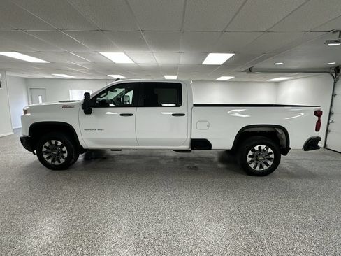 Used 2024 Chevrolet Silverado 2500 Custom w/ Custom Value Package AWD/4WD image 5