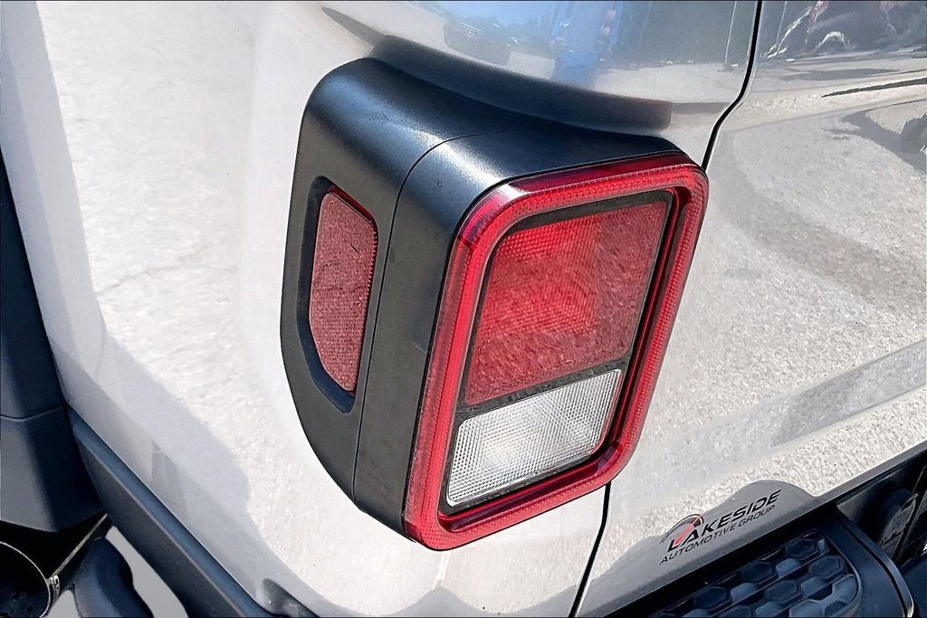 Used 2020 Jeep Gladiator Rubicon w/ Trailer Tow Package AWD/4WD image 24
