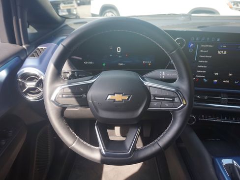 Used 2025 Chevrolet Equinox EV LT w/ Convenience Package image 24