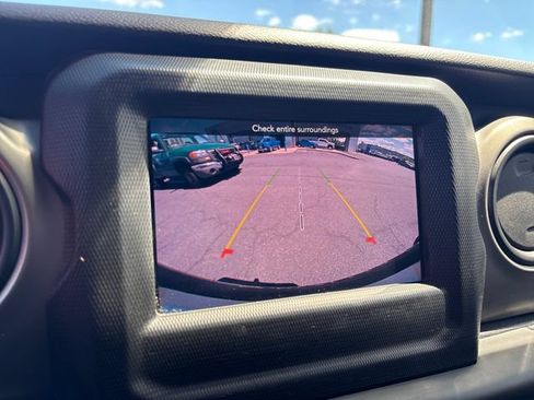 Used 2021 Jeep Wrangler Sport AWD/4WD image 27