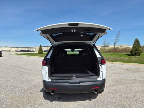 Used 2023 Chevrolet Traverse LT FWD image 10
