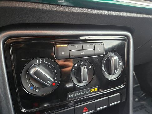 Used 2017 Volkswagen Beetle 1.8T image 16