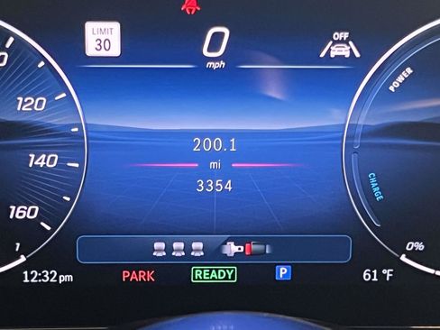 Used 2025 Mercedes-Benz GLC 350e 4MATIC image 18