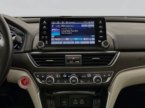 Used 2022 Honda Accord Touring image 14