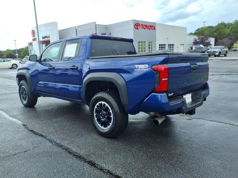 Certified 2025 Toyota Tacoma TRD Off-Road AWD/4WD image 23