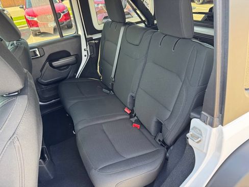 Used 2020 Jeep Wrangler Unlimited Sport AWD/4WD image 9
