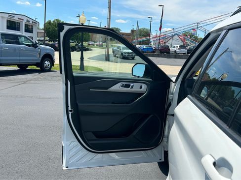 New 2026 Ford Explorer Active w/ Active Comfort Package AWD/4WD image 17