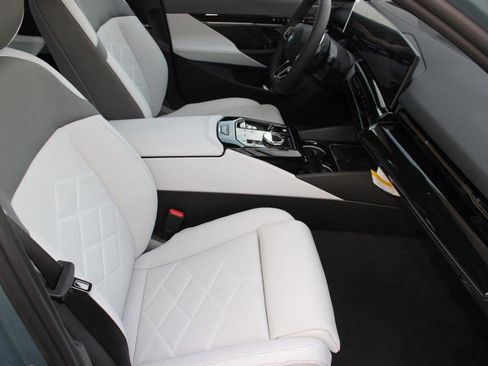 New 2026 BMW 530i w/ Executive Package image 29