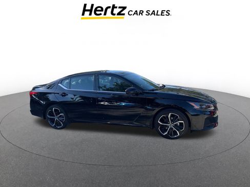 Used 2025 Nissan Altima 2.5 SR image 1