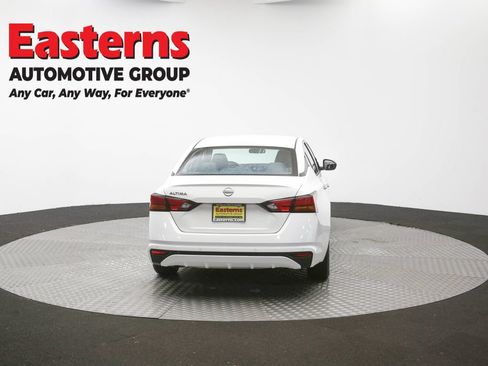 Used 2025 Nissan Altima 2.5 SV FWD image 39