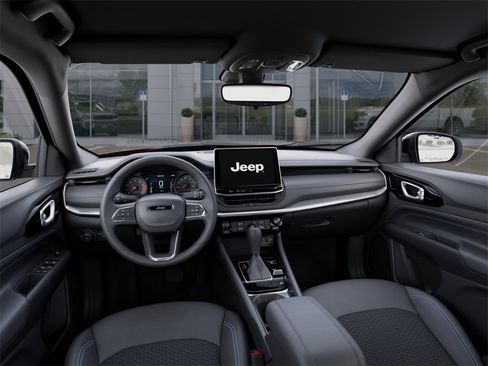 New 2026 Jeep Compass Latitude image 14