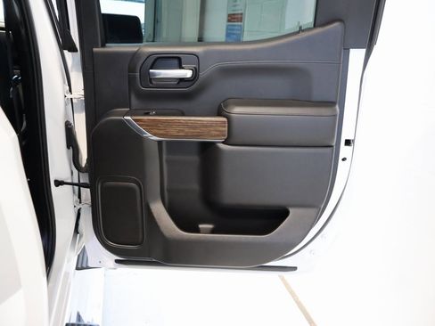 Used 2019 Chevrolet Silverado 1500 High Country w/ High Country Premium Package image 36