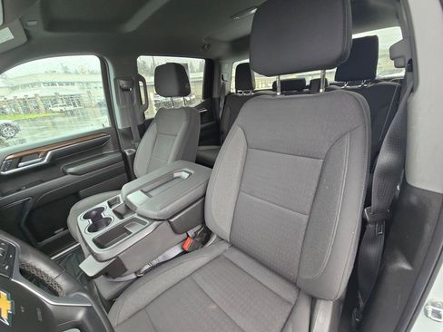 Used 2024 Chevrolet Silverado 1500 LT w/ Z71 Off-Road Package image 17