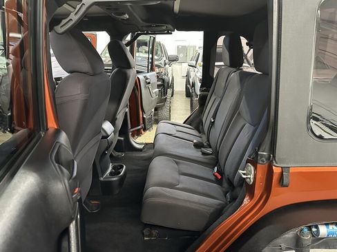 Used 2014 Jeep Wrangler Unlimited Sport w/ Quick Order Package 24S AWD/4WD image 17