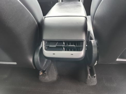 Used 2020 Tesla Model Y Long Range AWD/4WD image 21