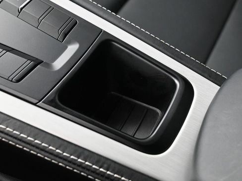 Used 2025 Porsche 718 Cayman image 23