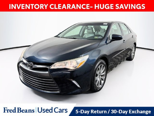 Used 2016 Toyota Camry XLE w/ Moonroof Package FWD image 3