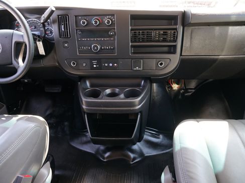 Used 2020 GMC Savana 3500 LS image 23