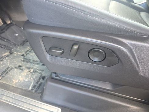 Used 2024 Chevrolet Silverado 1500 LT image 23