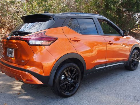 Used 2024 Nissan Kicks SR image 7