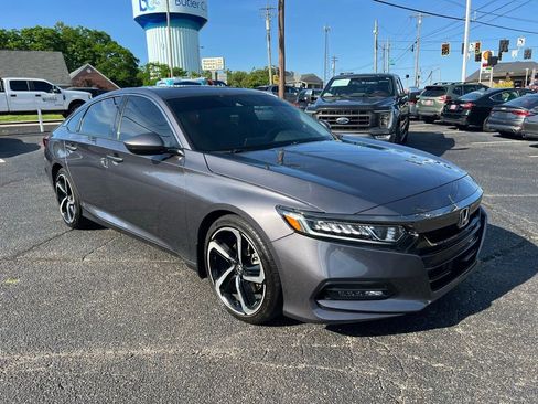 Used 2018 Honda Accord Sport image 4