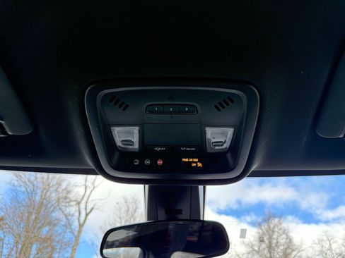 Certified 2023 Chevrolet Traverse LT image 40