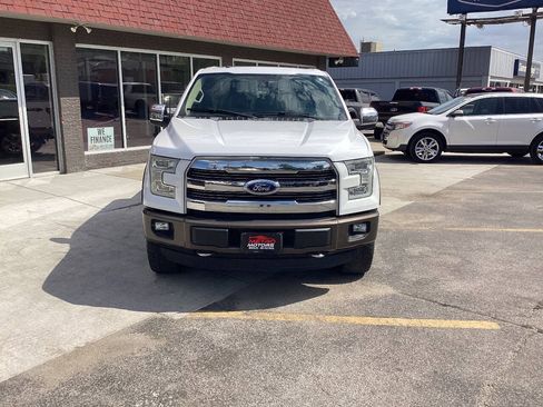 Used 2015 Ford F150 Lariat w/ Equipment Group 502A Luxury AWD/4WD image 3