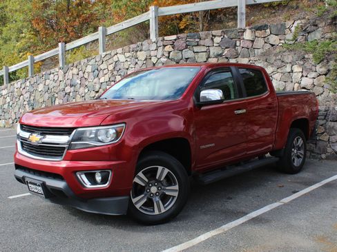 Used 2015 Chevrolet Colorado LT w/ Luxury Package image 2