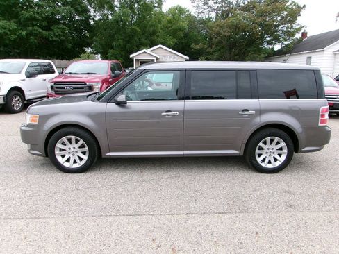 Used 2010 Ford Flex SEL FWD image 2