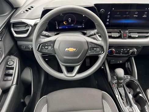 Used 2025 Chevrolet TrailBlazer LT FWD image 26