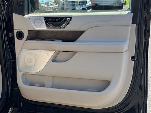 Used 2021 Lincoln Navigator Reserve w/ Luxury Package AWD/4WD image 34