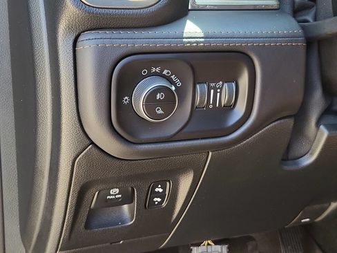 Used 2021 RAM 1500 Limited AWD/4WD image 18
