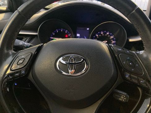 Used 2019 Toyota C-HR XLE image 17