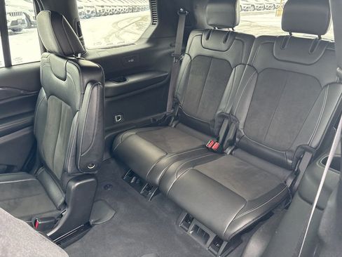 Certified 2023 Jeep Grand Cherokee L Laredo image 13