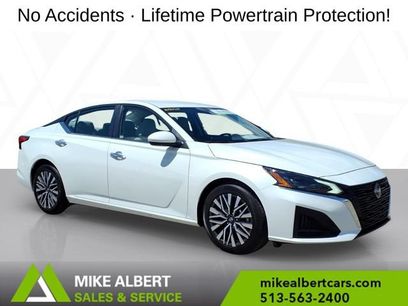 Used 2023 Nissan Altima 2.5 SV
