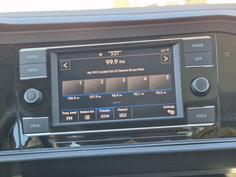 Used 2022 Volkswagen Jetta SE image 18