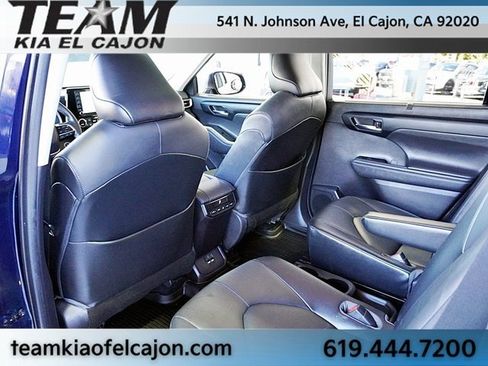 Used 2021 Toyota Highlander XLE image 19