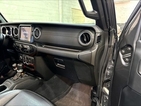 Used 2021 Jeep Gladiator Overland w/ Popular Equipment Package AWD/4WD image 18