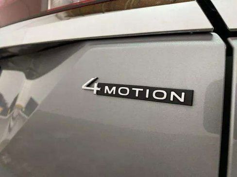 Used 2024 Volkswagen Atlas SE AWD/4WD image 95