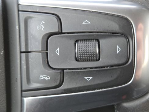 Used 2020 Chevrolet Blazer LT image 30