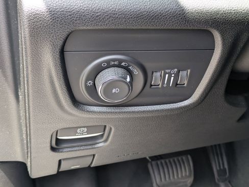 Used 2023 Jeep Grand Cherokee L Limited AWD/4WD image 14
