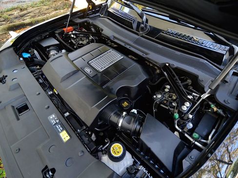 Used 2025 Land Rover Defender 130 V8 image 73